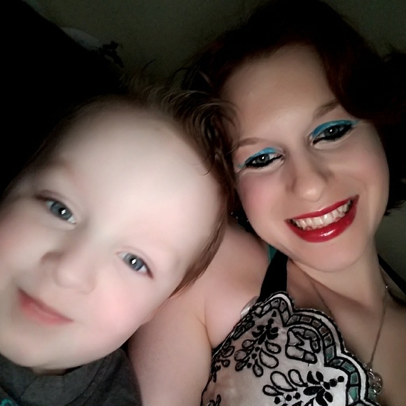 Meet your Posher, Hannah - Picture 4 of 12